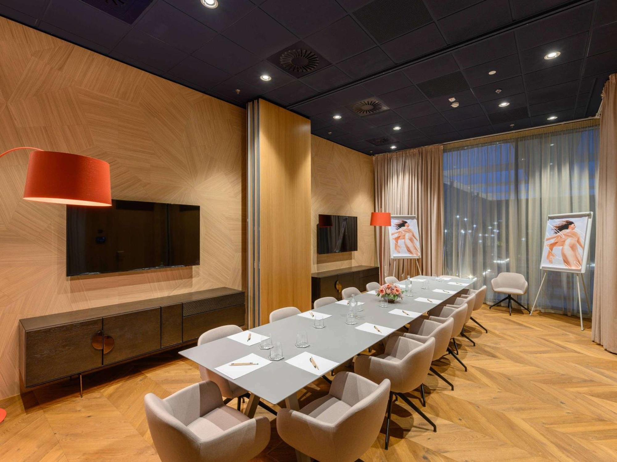 Mercure מלון 4*